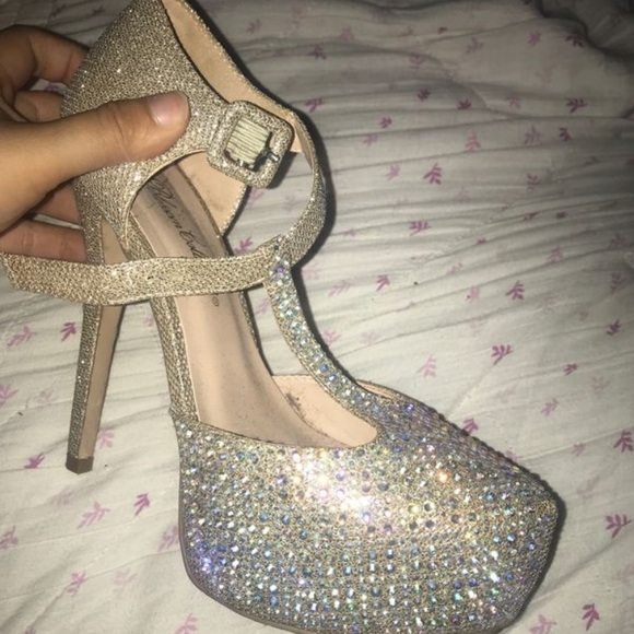 Heels - Picture 4 of 4